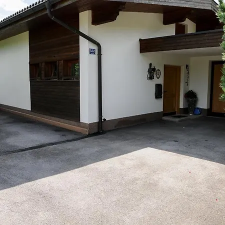 Gundolf Peter Prázdninový dům *